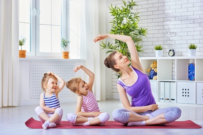 Các bài tập yoga đơn giản giúp tăng chiều cao cho trẻ em