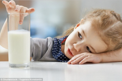 [GIẢI THÍCH] Trẻ uống nhiều sữa (canxi) nhưng lại không cao?